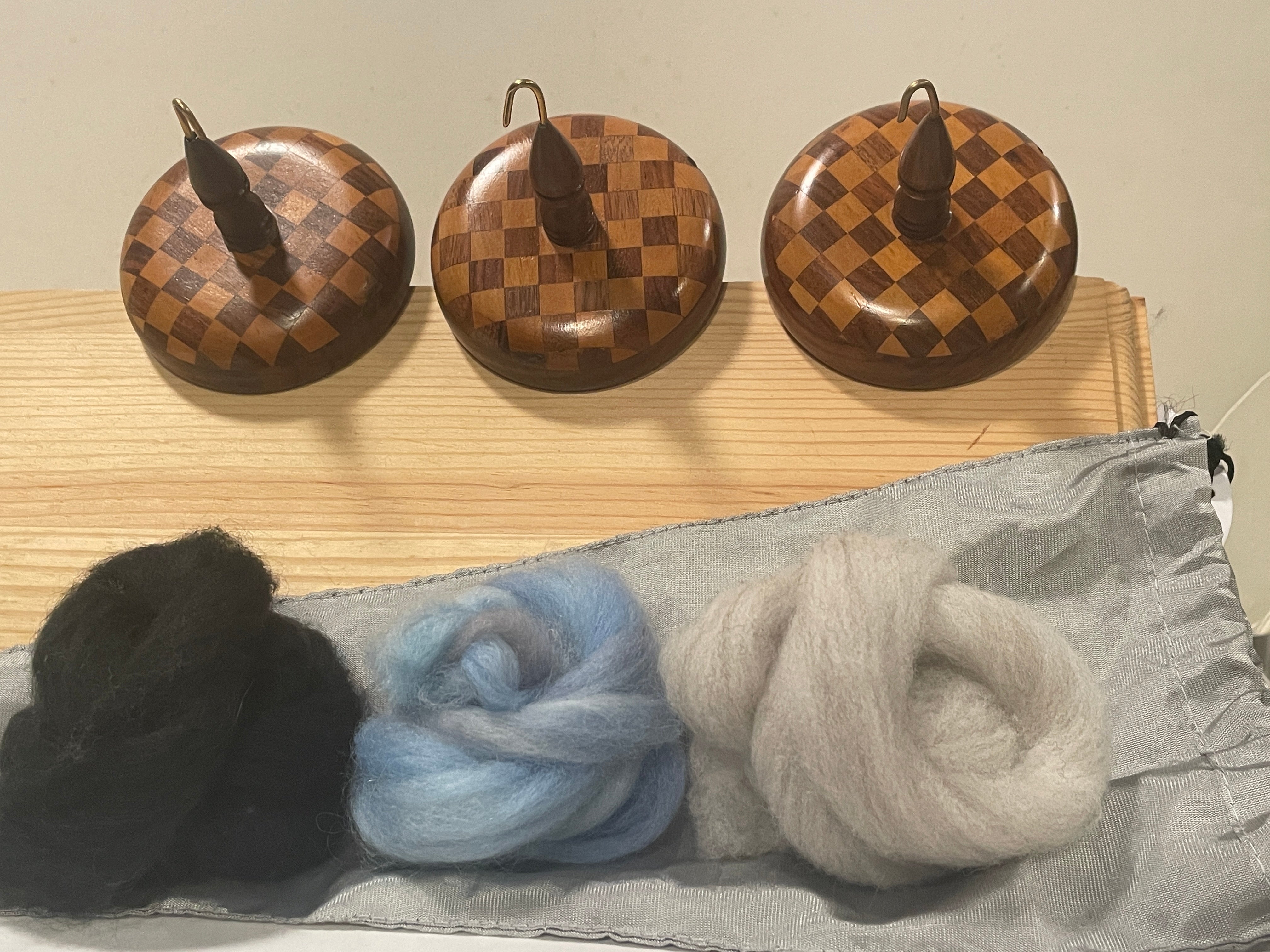 My Two Ladies Top Whorl Drop Spindle Kit, w/Silver Pouch, Exclusive  Checkerboard Pattern